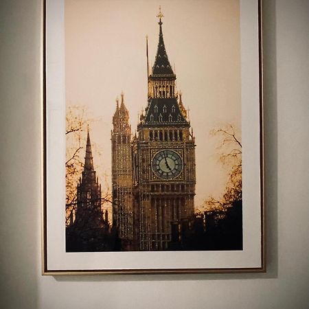 Апартаменти R3 Superking Sized Bed & 75" Tv On The Wall In Clapham Лондон Екстер'єр фото
