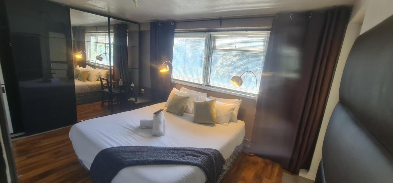 Апартаменти R3 Superking Sized Bed & 75" Tv On The Wall In Clapham Лондон Екстер'єр фото
