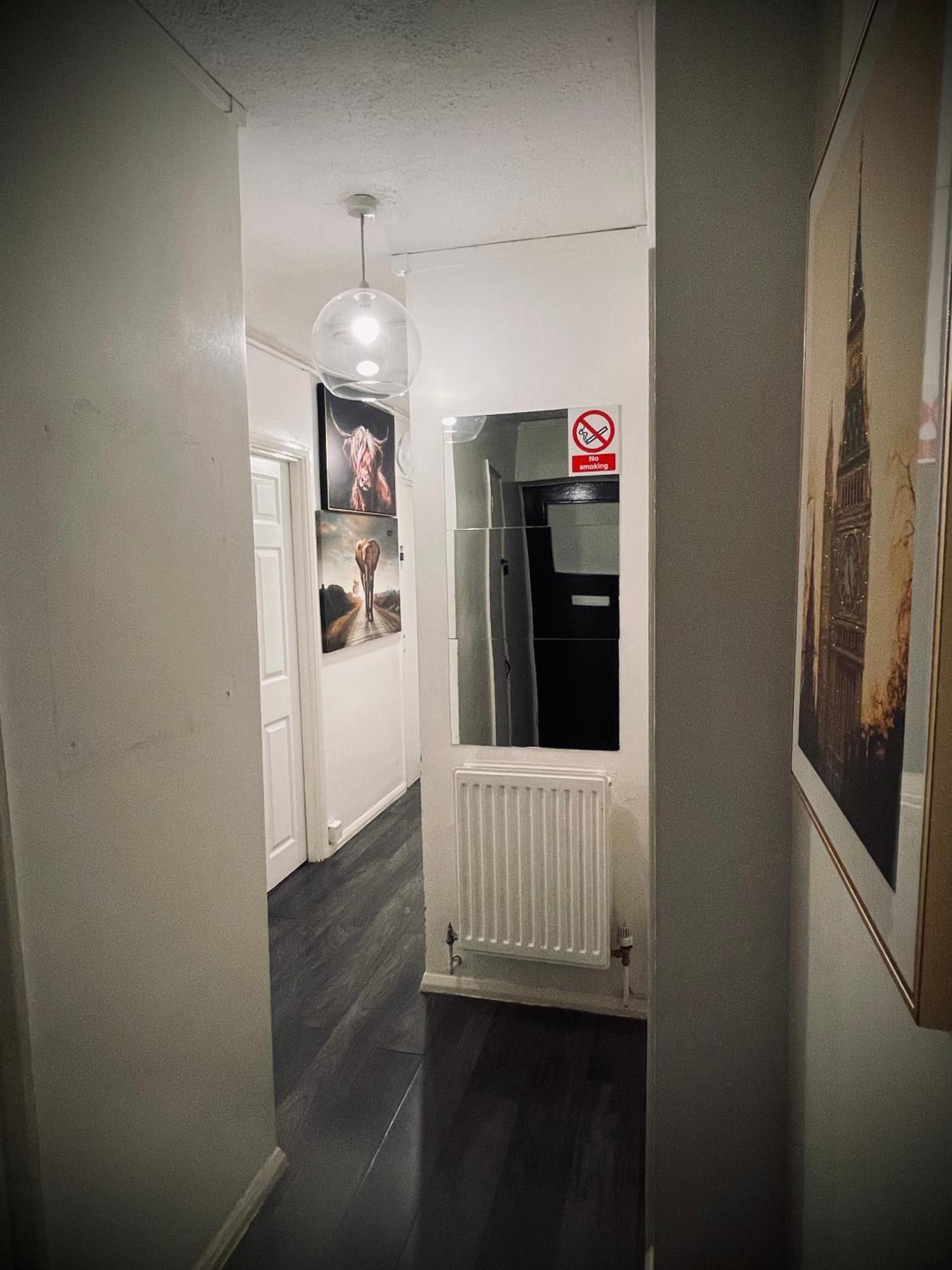 Апартаменти R3 Superking Sized Bed & 75" Tv On The Wall In Clapham Лондон Екстер'єр фото