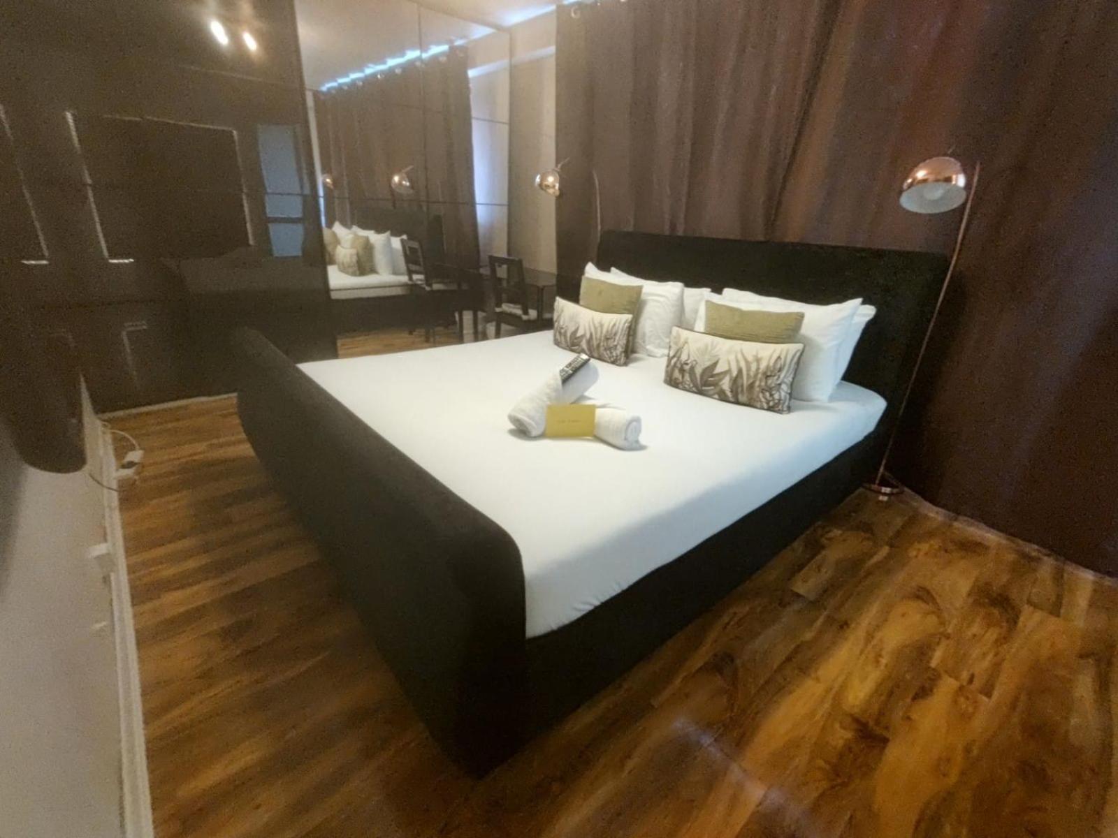 Апартаменти R3 Superking Sized Bed & 75" Tv On The Wall In Clapham Лондон Екстер'єр фото